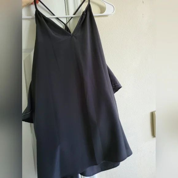 Gibson Latimer Sleeveless Black Ruffle Top - Picture 3 of 5